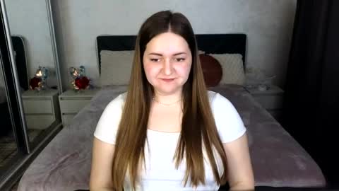 lux_lizz online show from April 6, 2026, 4:46 am