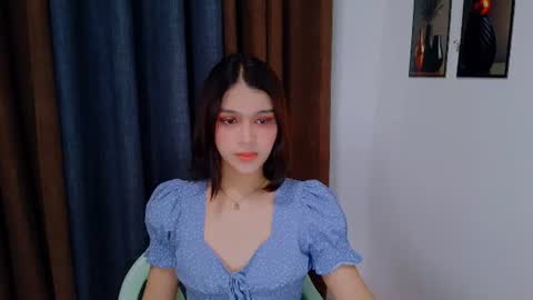 queen lux online show from July 8, 2026, 10:31 am
