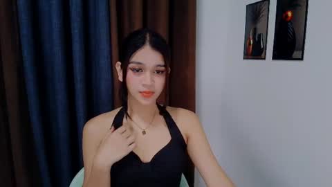 queen lux online show from July 13, 2026, 10:12 pm
