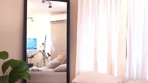 Snapshot of luxa_velvett chatting on April 8, 2026, 1:00 pm Luxa online show from April 8, 2026, 1:00 pm