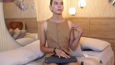 Snapshot of luxa_velvett chatting on April 16, 2026, 12:50 pm Luxa online show from April 16, 2026, 12:50 pm