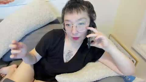 LuxGray online show from March 8, 2025, 4:12 am
