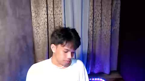 luxirfy online show from December 17, 2025, 3:51 pm