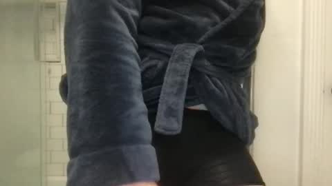 lvguynextdoor440656 online show from April 14, 2026, 1:44 am