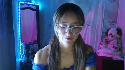 Call me Lia  online show from October 6, 2025, 9:45 pm