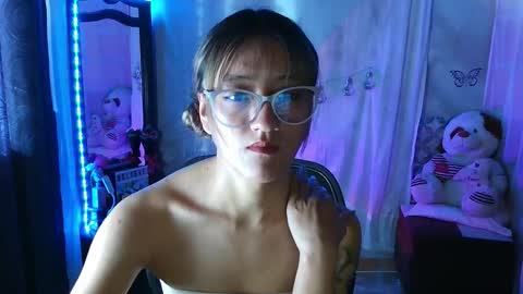 Call me Lia  online show from October 14, 2025, 9:48 pm
