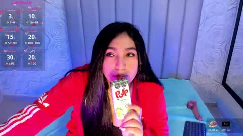 LYA DUBOIS  online show from April 17, 2026, 8:34 pm