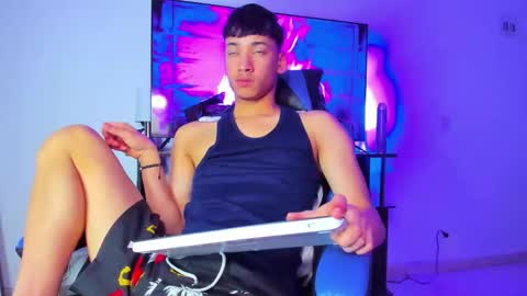 Lyam online show from March 17, 2026, 5:22 am