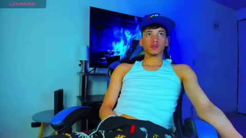 Lyam online show from March 25, 2026, 4:29 am