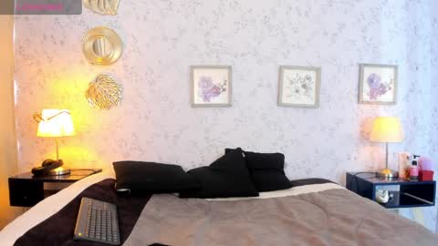 Lyan online show from March 30, 2026, 7:15 pm