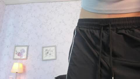 Lyan online show from April 2, 2026, 7:33 pm