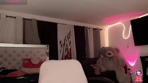 Snapshot of lyann_ chatting on March 5, 2025, 5:29 am Lyann  online show from March 5, 2025, 5:29 am