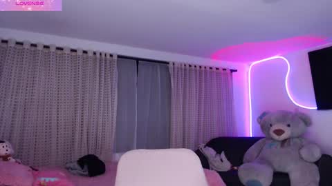 Snapshot of lyann_ chatting on October 29, 2025, 12:24 am Lyann  online show from October 29, 2025, 12:24 am