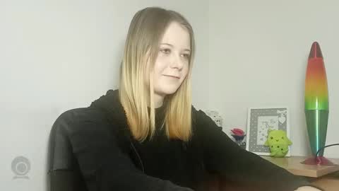 Lydia online show from November 6, 2025, 7:15 pm