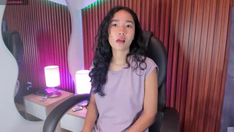 Lyhana Lee online show from October 6, 2025, 2:25 pm