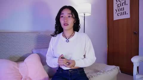 Lyhana Lee online show from November 14, 2025, 6:39 pm