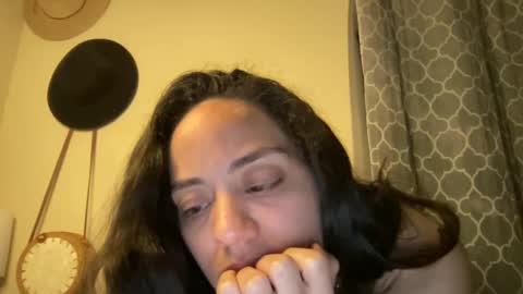 Snapshot of lylajades chatting on February 3, 2025, 4:57 am Olivia online show from February 3, 2025, 4:57 am