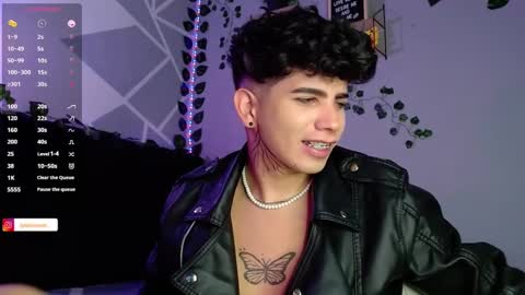 Snapshot of lylebennett_ chatting on December 6, 2024, 1:00 pm Lyle Bennett Freelance Model online show from December 6, 2024, 1:00 pm