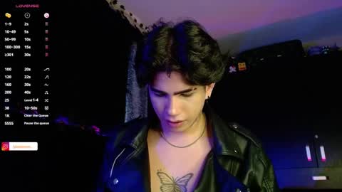 Snapshot of lylebennett_ chatting on December 16, 2024, 1:22 pm Lyle Bennett Freelance Model online show from December 16, 2024, 1:22 pm