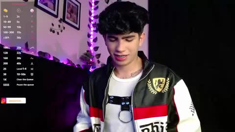 Snapshot of lylebennett_ chatting on January 25, 2025, 11:13 am Lyle Bennett Freelance Model online show from January 25, 2025, 11:13 am