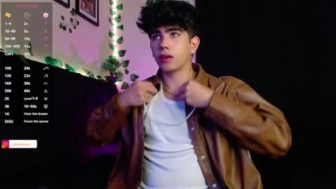 Snapshot of lylebennett_ chatting on January 27, 2025, 11:11 am Lyle Bennett Freelance Model online show from January 27, 2025, 11:11 am