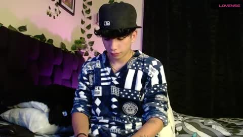 Snapshot of lylebennett_ chatting on February 17, 2025, 12:59 pm Lyle Bennett Freelance Model online show from February 17, 2025, 12:59 pm