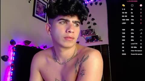 Snapshot of lylebennett_ chatting on February 22, 2025, 12:51 pm Lyle Bennett Freelance Model online show from February 22, 2025, 12:51 pm