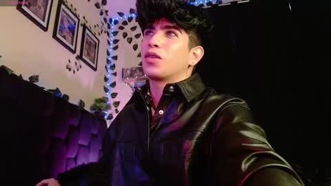 Snapshot of lylebennett_ chatting on March 6, 2025, 2:51 pm Lyle Bennett Freelance Model online show from March 6, 2025, 2:51 pm