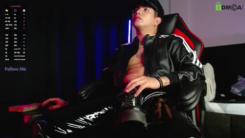 Snapshot of lylebennett_ chatting on October 8, 2025, 4:04 pm Lyle Bennett Freelance Model online show from October 8, 2025, 4:04 pm