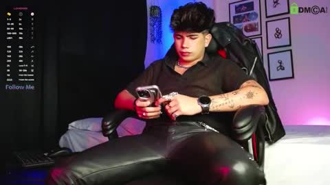 Lyle Bennett Freelance Model online show from January 10, 2026, 11:45 am