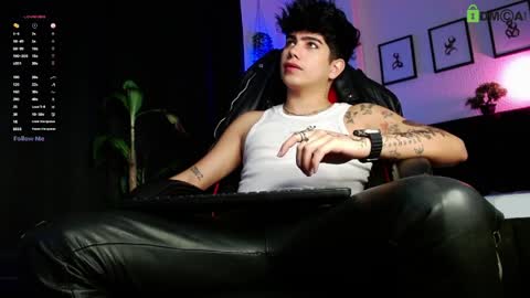 Lyle Bennett Freelance Model online show from March 28, 2026, 12:05 pm