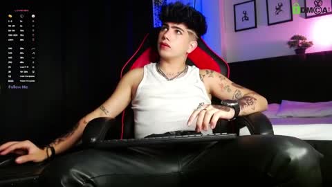 Lyle Bennett Freelance Model online show from April 6, 2026, 10:38 am