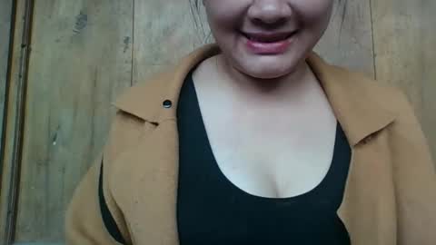 Snapshot of lylymai chatting on September 28, 2025, 1:44 am lylymai online show from September 28, 2025, 1:44 am