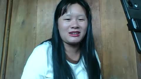 Snapshot of lylymai chatting on October 6, 2025, 8:23 am lylymai online show from October 6, 2025, 8:23 am