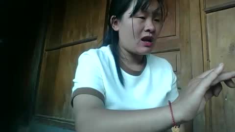 Snapshot of lylymai chatting on October 19, 2025, 7:53 am lylymai online show from October 19, 2025, 7:53 am