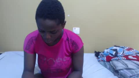 Snapshot of lyn_anna chatting on February 25, 2025, 12:03 pm lyn_anna online show from February 25, 2025, 12:03 pm