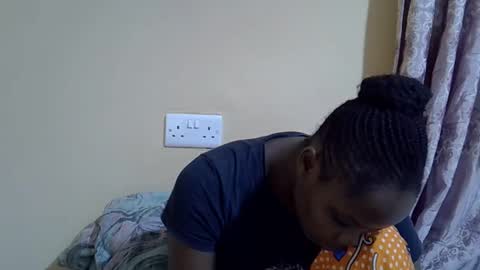 Snapshot of lyn_anna chatting on October 17, 2025, 5:43 am lyn_anna online show from October 17, 2025, 5:43 am