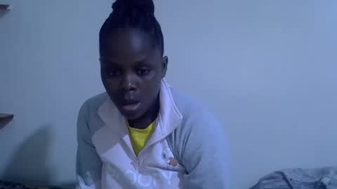 lyn_anna online show from May 16, 2026, 12:51 am