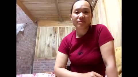 Snapshot of lyn_eva chatting on May 13, 2026, 10:23 am lyn_eva online show from May 13, 2026, 10:23 am