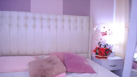 Snapshot of lyn_smith_ chatting on February 1, 2025, 5:26 pm Lyn online show from February 1, 2025, 5:26 pm