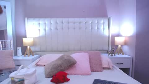 Snapshot of lyn_smith_ chatting on February 27, 2025, 11:20 am Lyn online show from February 27, 2025, 11:20 am