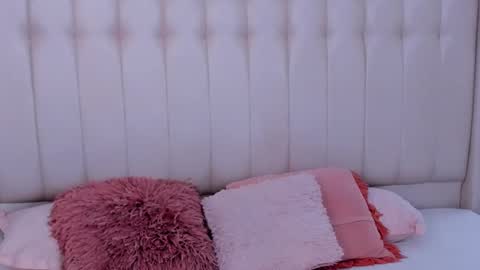 Snapshot of lyn_smith_ chatting on September 16, 2025, 11:22 am Lyn online show from September 16, 2025, 11:22 am
