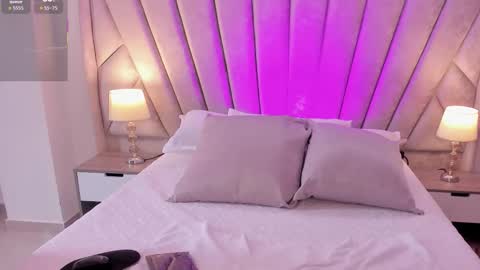 LYNARA online show from December 17, 2025, 7:20 pm