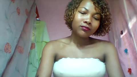 Snapshot of lyndah19 chatting on February 6, 2026, 7:34 am lyndah19 online show from February 6, 2026, 7:34 am