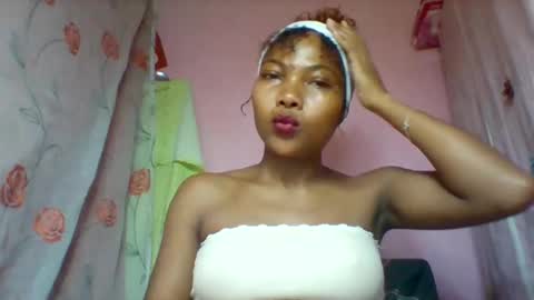 Snapshot of lyndah19 chatting on February 6, 2026, 7:39 pm lyndah19 online show from February 6, 2026, 7:39 pm