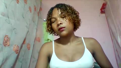 Snapshot of lyndah19 chatting on February 17, 2026, 8:22 am lyndah19 online show from February 17, 2026, 8:22 am