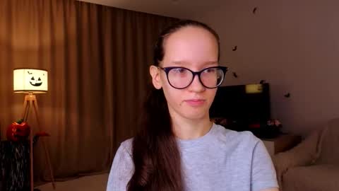 Snapshot of lynettebails chatting on November 8, 2025, 4:07 pm Sara online show from November 8, 2025, 4:07 pm