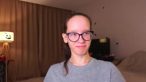 Snapshot of lynettebails chatting on November 14, 2025, 4:28 pm Sara online show from November 14, 2025, 4:28 pm