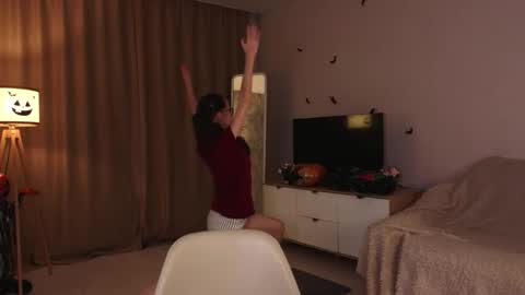 Snapshot of lynettebails chatting on November 15, 2025, 4:14 pm Sara online show from November 15, 2025, 4:14 pm