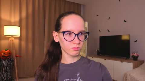 Snapshot of lynettebails chatting on November 21, 2025, 4:16 pm Sara online show from November 21, 2025, 4:16 pm